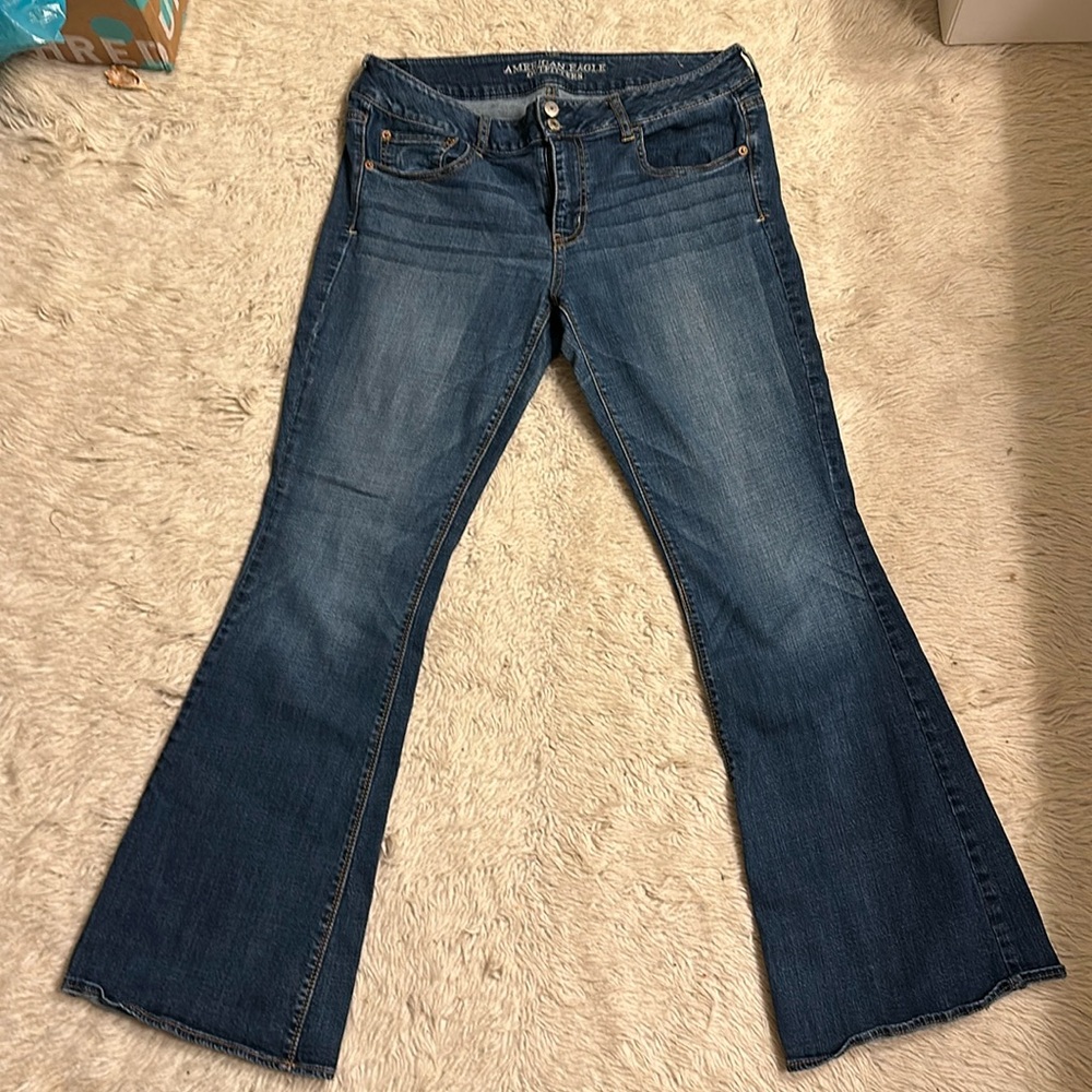 AEO Artist Super Stretch Flare Jeans low-rise size 14 R